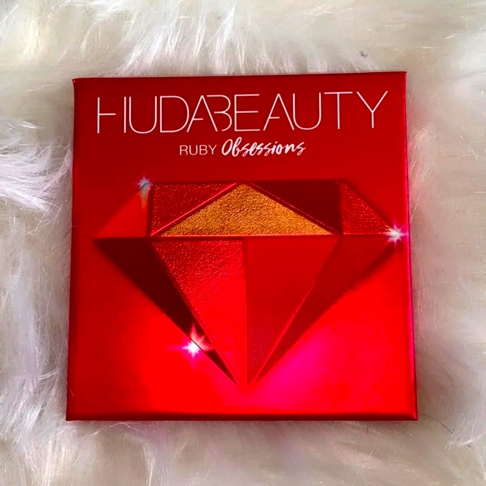 HUDA BEAUTY RUBY OBSESSIONS EYESHADOW PALETTE